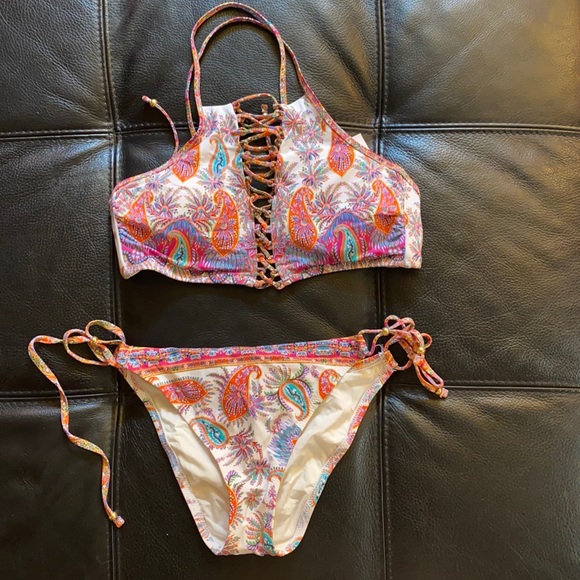 Lace up front bikini - Picture 1 of 4